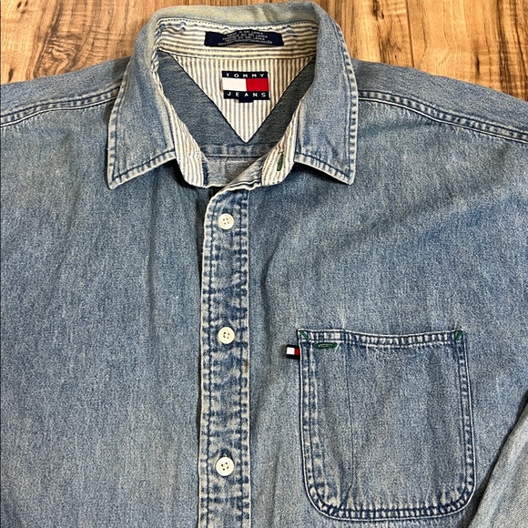 Vintage Tommy Hilfiger Classic Wash Blue Denim Shirt Button-Up Sz L - Picture 2 of 9